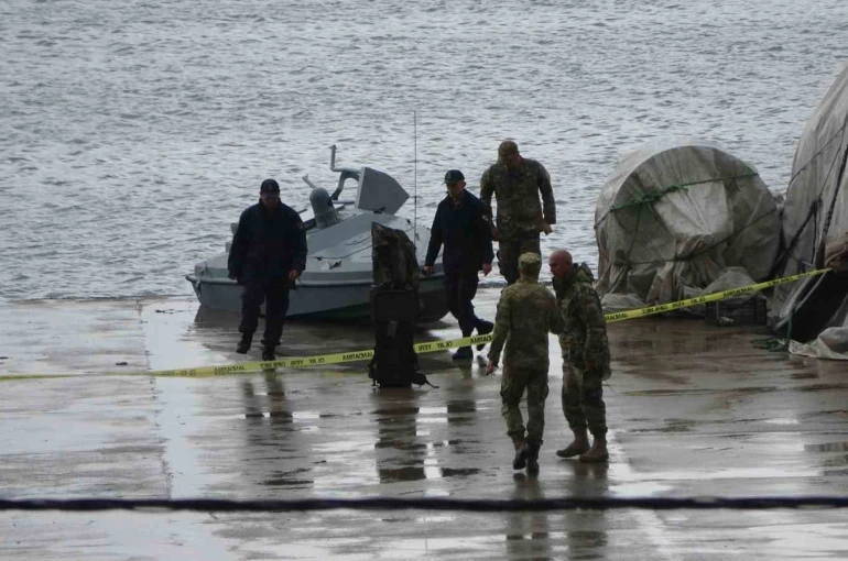 Trabzon’da denizde bulunan insansız deniz aracı ile ilgili SAS ekipleri incelemelerine başladı