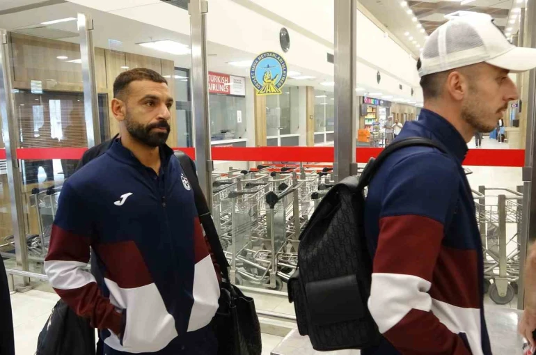 Trabzonspor, Ferencvaros rövanşı için Macaristan’a gitti 