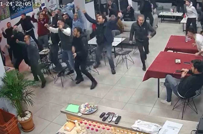 Trabzonspor gol attı taraftarlar böyle coştu 