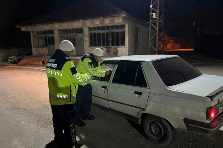 Trafik denetiminde kurallara uymayan sürücülere ceza yağdı