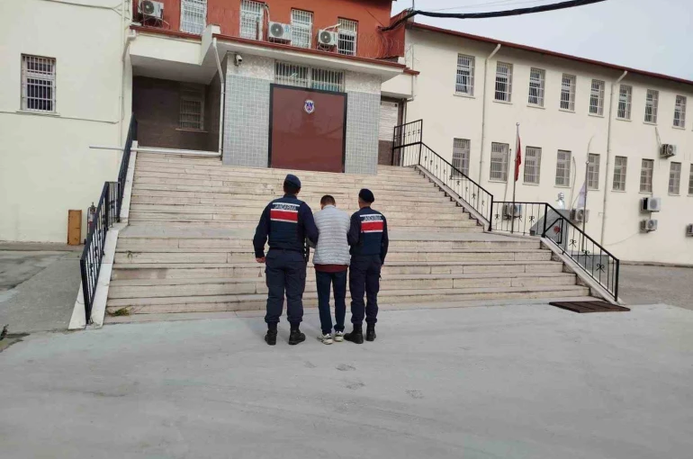 Trafik güvenliğini tehlikeye sokmaktan aranan şahıs yakalandı 