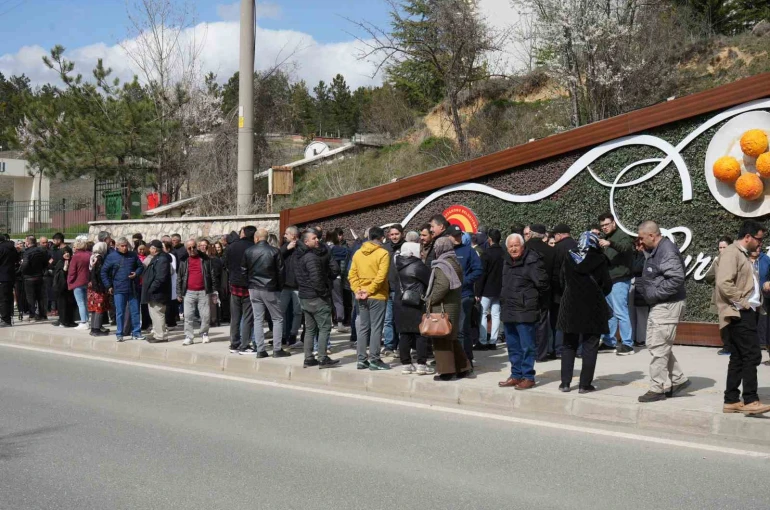 Trafik kazasında ölen 16 yaşındaki Yağmur’un acılı ailesinden bilirkişi raporuna tepki 