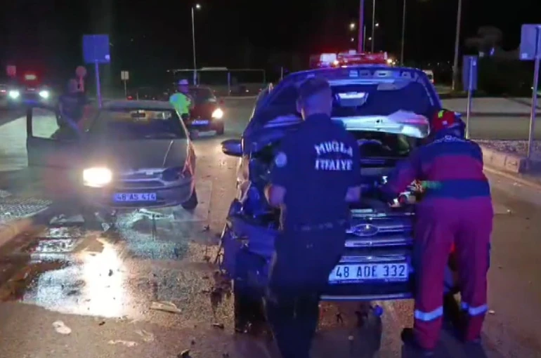 Trafik kazasında yaralanan sürücü, kızı ve torununu görmeden hastaneye gitmek istemedi 