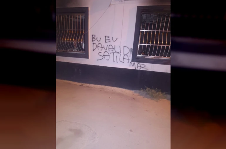 Trafikte başlayan tartışmayla şehit ailesine musallat oldular: Göç eden aileden 100 deve diyet istediler 