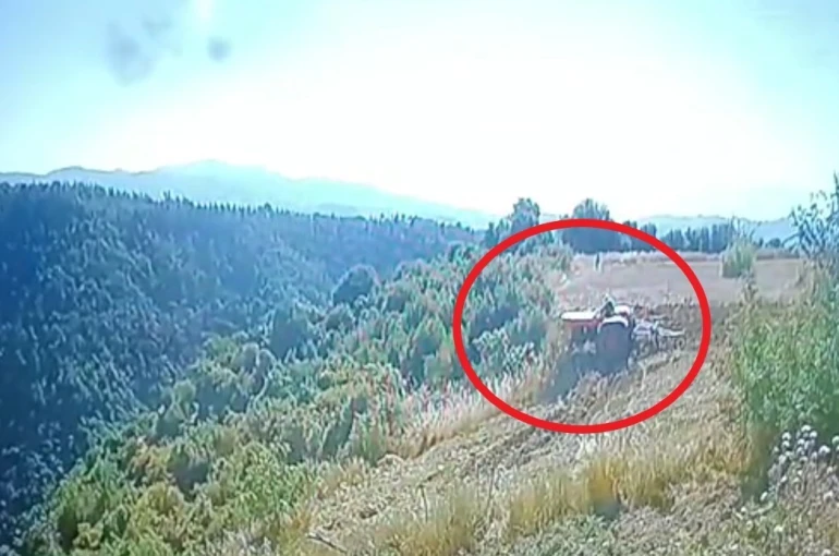 Traktör altında kalan çiftçinin hayatını kaybettiği kaza anı güvenlik kamerasında 