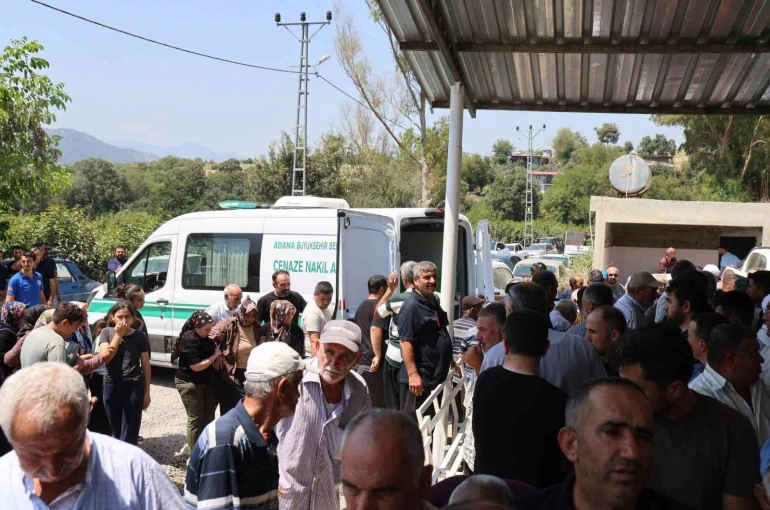 Traktör kazasında hayatını kaybeden muhtar dualarla son yolculuğuna uğurlandı