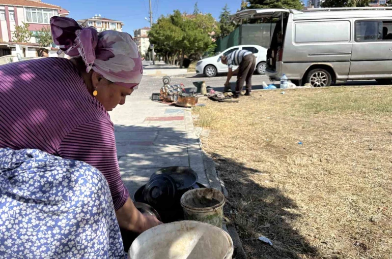 Trakya’da 30 yıldır mahalle mahalle dolaşarak kalaycılık yapıyorlar