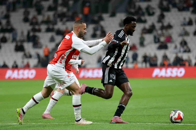 Trendyol Süper Lig: Beşiktaş: 0 - Fatih Karagümrük: 0 (İlk yarı) 