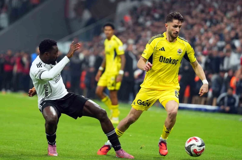 Trendyol Süper Lig: Beşiktaş: 1 - Fenerbahçe: 0 (Maç devam ediyor) 