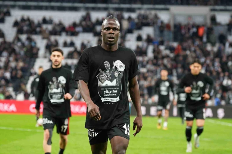 Trendyol Süper Lig: Beşiktaş: 2 - Antalyaspor: 0 (Maç devam ediyor)