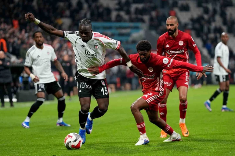 Trendyol Süper Lig: Beşiktaş: 4 - Antalyaspor: 2 (Maç sonucu) 