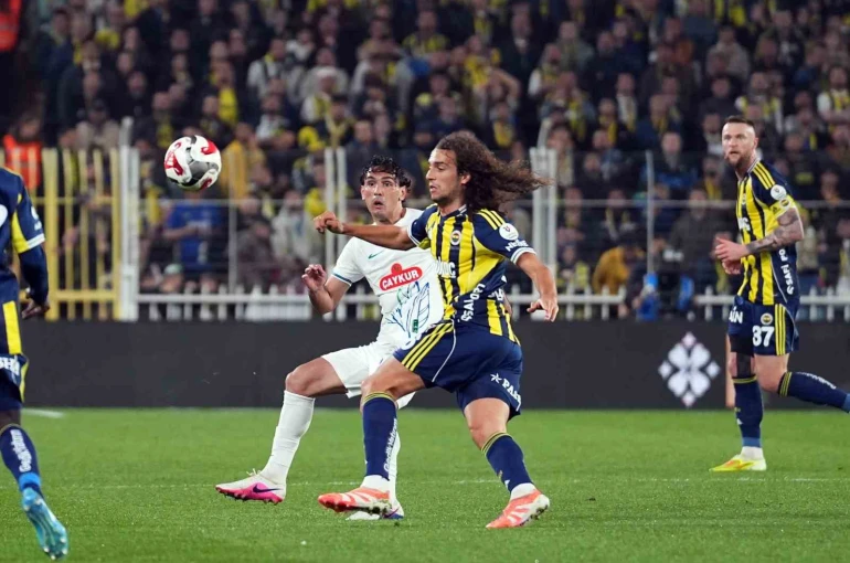 Trendyol Süper Lig: Fenerbahçe: 0 - Çaykur Rizespor: 0 (İlk yarı) 
