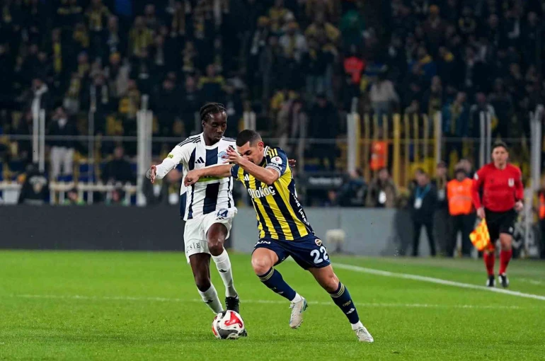 Trendyol Süper Lig: Fenerbahçe: 0 - Kasımpaşa: 0 (Maç devam ediyor)