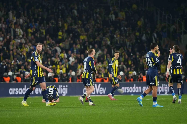 Trendyol Süper Lig: Fenerbahçe: 2 - Çaykur Rizespor: 2 (Maç sonucu) 