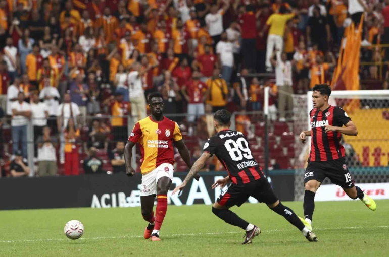 Trendyol Süper Lig: Galatasaray: 0 - Çorum FK: 0 (Maç devam ediyor) 