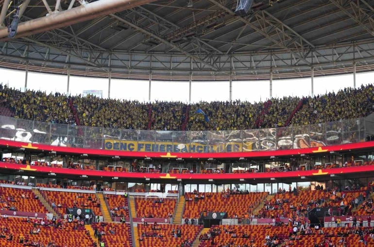 Trendyol Süper Lig: Galatasaray: 0 - Fenerbahçe: 0 (Maç devam ediyor) 