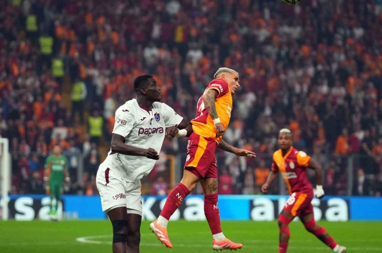 Trendyol Süper Lig: Galatasaray: 0 - Trabzonspor: 0 (Maç devam ediyor) 