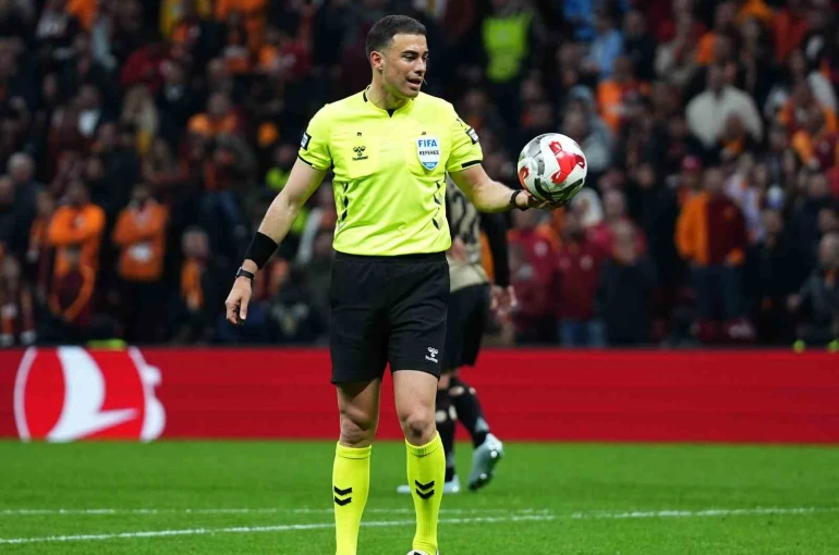 Trendyol Süper Lig: Galatasaray: 1 - Kocaelispor: 0 (İlk yarı) 