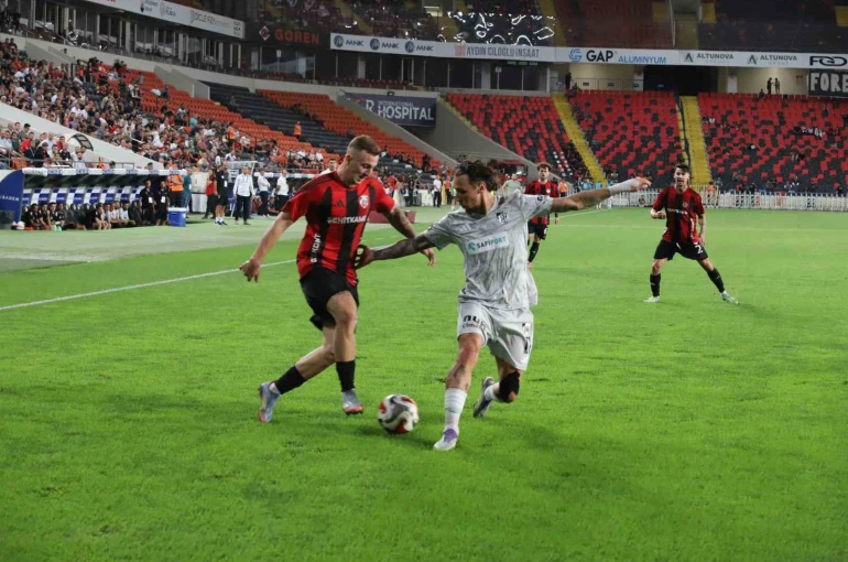 Trendyol Süper Lig: Gaziantep FK: 0 - Kocaelispor: 0 (İlk yarı) 