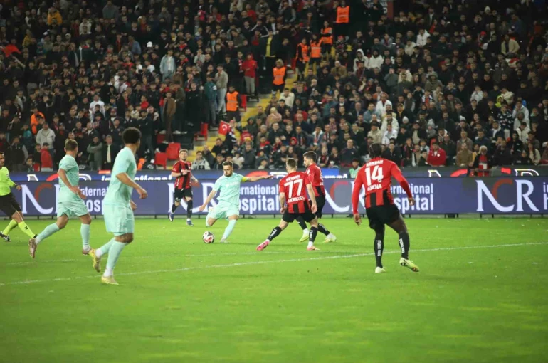 Trendyol Süper Lig: Gaziantep FK: 3 - Kayserispor: 0 (Maç sonucu) 