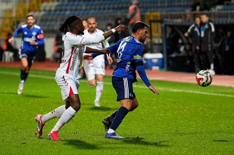 Trendyol Süper Lig: Kasımpaşa: 0 - Samsunspor: 0 (İlk yarı) 