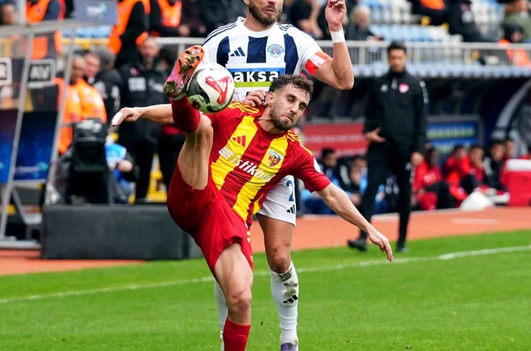 Trendyol Süper Lig: Kasımpaşa: 1 - Kayserispor: 0 (İlk yarı) 