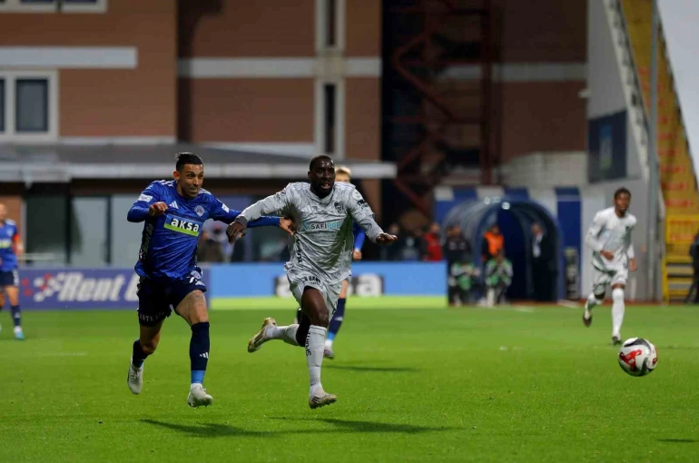 Trendyol Süper Lig: Kasımpaşa: 1 - Kocaelispor: 1 (İlk yarı) 