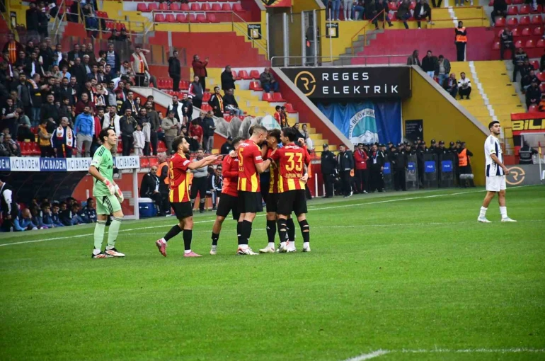 Trendyol Süper Lig: Kayserispor: 1 - Kasımpaşa: 1 (Maç devam ediyor) 