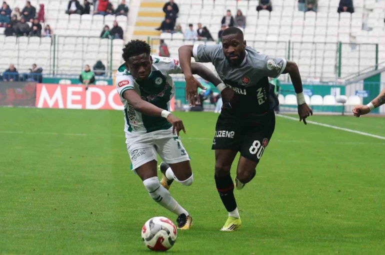 Trendyol Süper Lig: Konyaspor: 2 - Fatih Karagümrük: 0 (İlk yarı) 