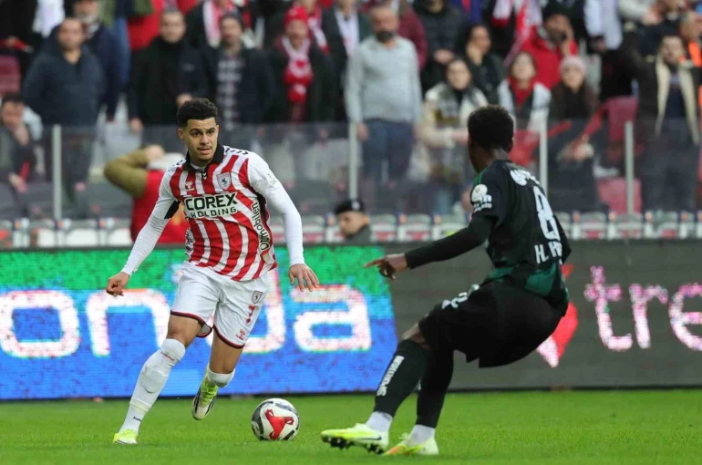 Trendyol Süper Lig: Samsunspor: 0 - Kocaelispor: 0 (İlk yarı) 