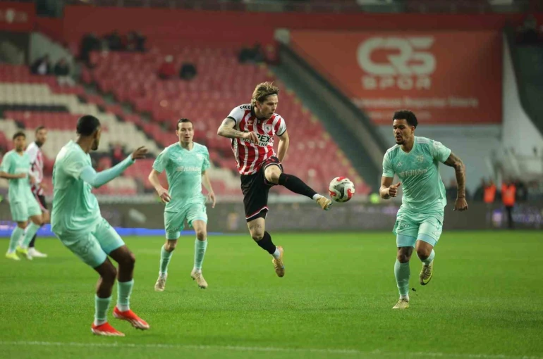 Trendyol Süper Lig: Samsunspor: 1 - Kayserispor: 0 (İlk yarı) 