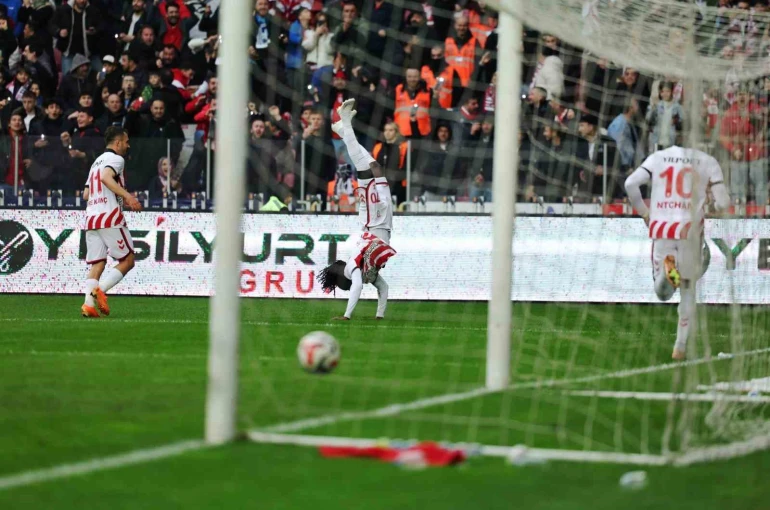 Trendyol Süper Lig: Samsunspor: 2 - Beşiktaş: 1 (Maç sonucu) 