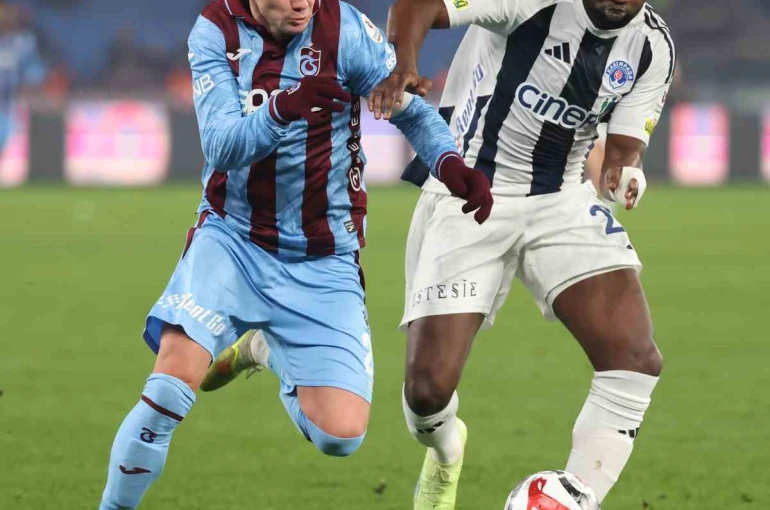 Trendyol Süper Lig: Trabzonspor: 0 - Kasımpaşa: 0 (İlk yarı) 