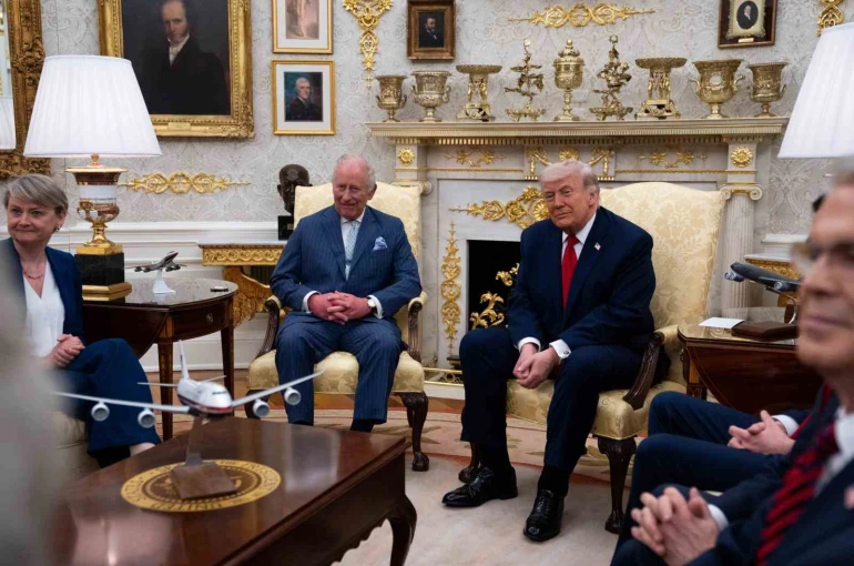 Trump, İngiltere Kralı Charles’ı Beyaz Saray’da askeri törenle karşıladı 