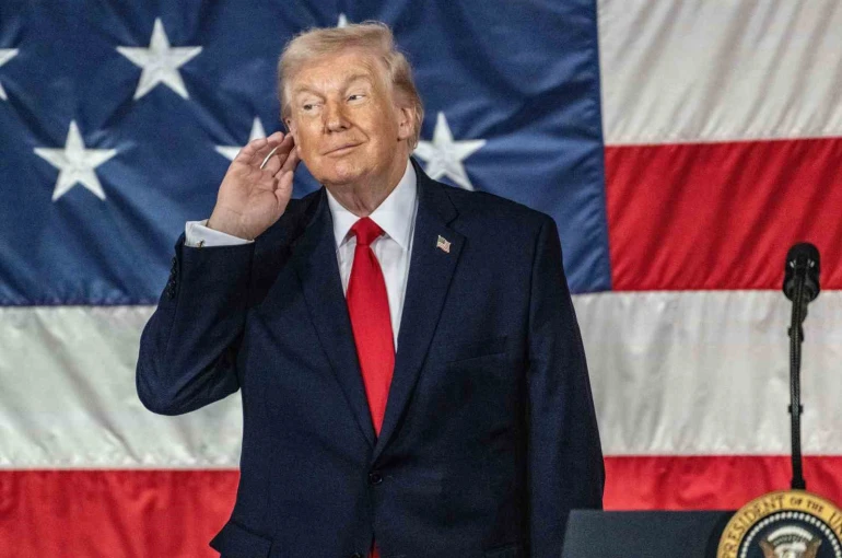 Trump: "İran bir anlaşma yapmamaya karar verirse, ABD’nin Diego Garcia’da bulunan havaalanını kullanması gerekebilir" 