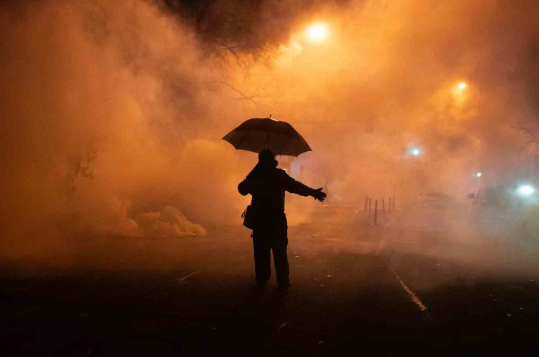 Trump, Minnesota’daki protestoları bastırmak için askeri güç kullanmakla tehdit etti