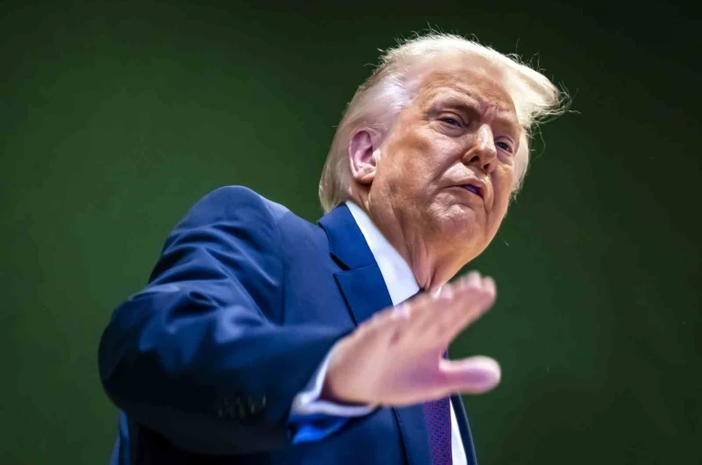 Trump’tan Kanada’ya Çin’le ticaret anlaşması tehdidi: "Yüzde 100 gümrük vergisi uygulanır"