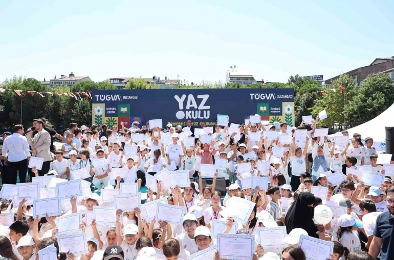 TÜGVA Sultangazi 2026 Yaz Okulu Kapanış Programı’nda öğrencilere sertifikaları verildi