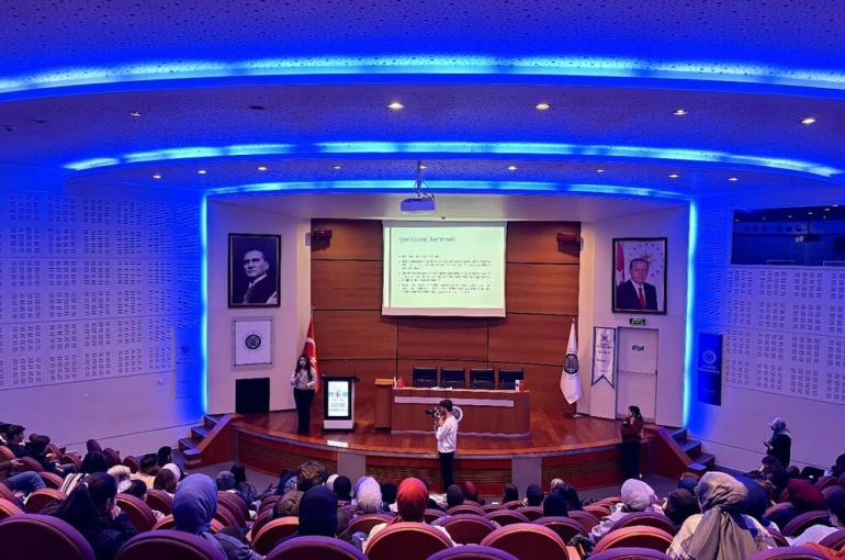 TÜGVA’dan gençlere "Zor Zamanlarda Umudu Korumak" söyleşisi 