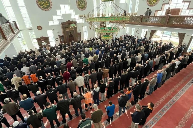 Tüm Konya Cuma Vaktinde Yağmur Duası Etti