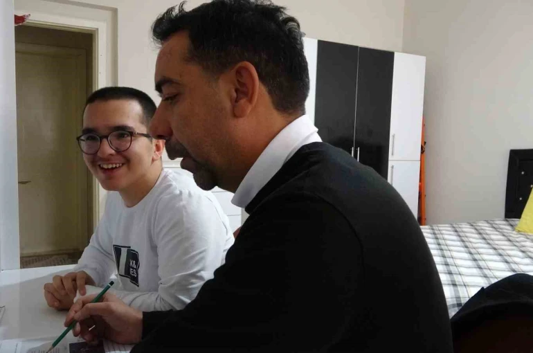 Tunceli’de 10 yıldır evde eğitimle hayata bağlanan Beran’ın azmi ilham veriyor 