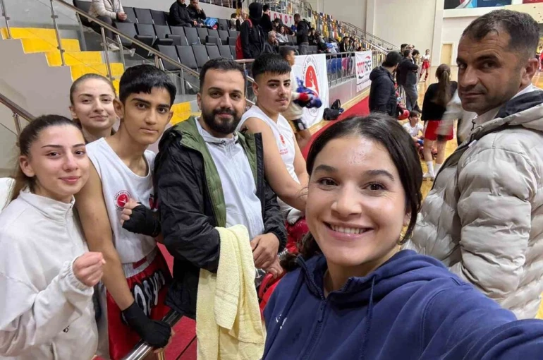Tunceli’den kick boksta büyük başarı 