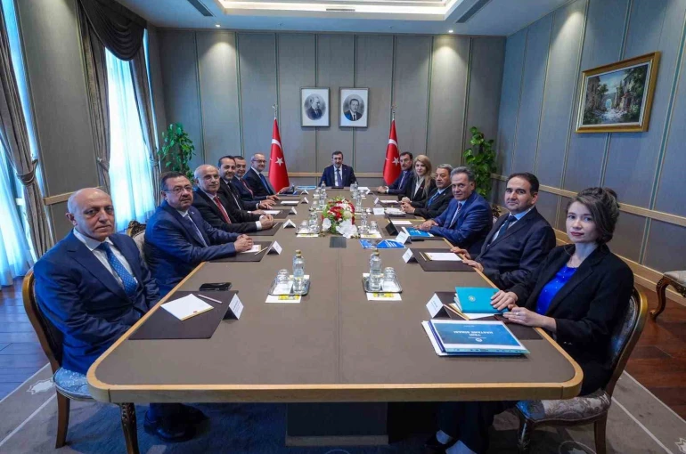 Turgut Özal Tıp Merkezi’nin ihtiyaçları Cumhurbaşkanı Yardımcısı Cevdet Yılmaz’a aktarıldı