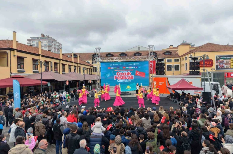 Türk dünyası çocukları, kültürlerini Samsun’da sergiledi 