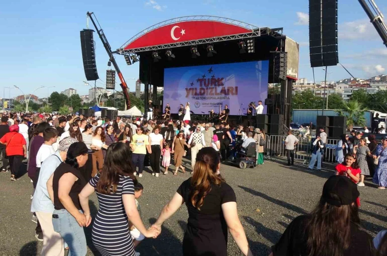 Türk Yıldızları Trabzon’da nefes kesti 