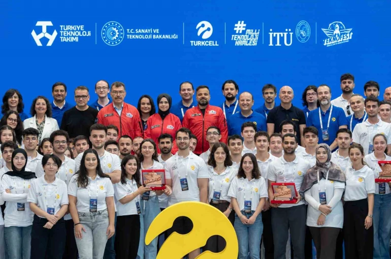Turkcell ve TEKNOFEST’in ‘5G ve Yapay Zekâ ile Akıllı Yol Güvenliği Yarışması’nda final heyecanı yaşandı