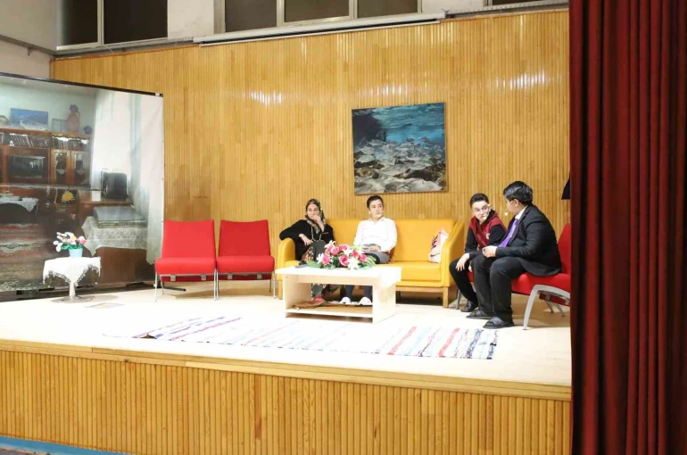 Türkeli’de "Çatlak Aile" sahnelendi 