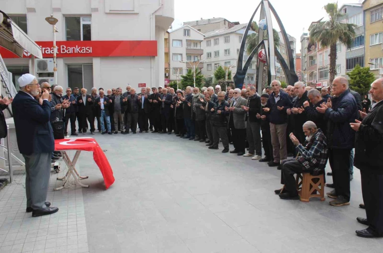 Türkeli’de hacı adaylarına duygusal uğurlama 