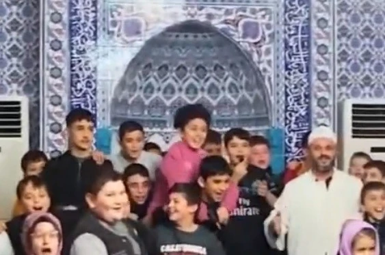 Türkeli’de minikler, ilahi akımına katıldı 