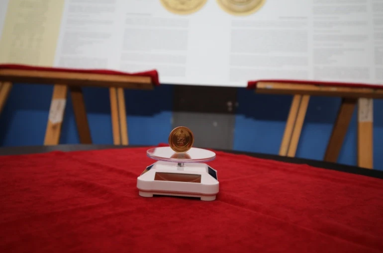 Türkiye Cumhuriyeti’nin ilk altın parası 100. yılında Akdeniz Üniversitesi’nde 